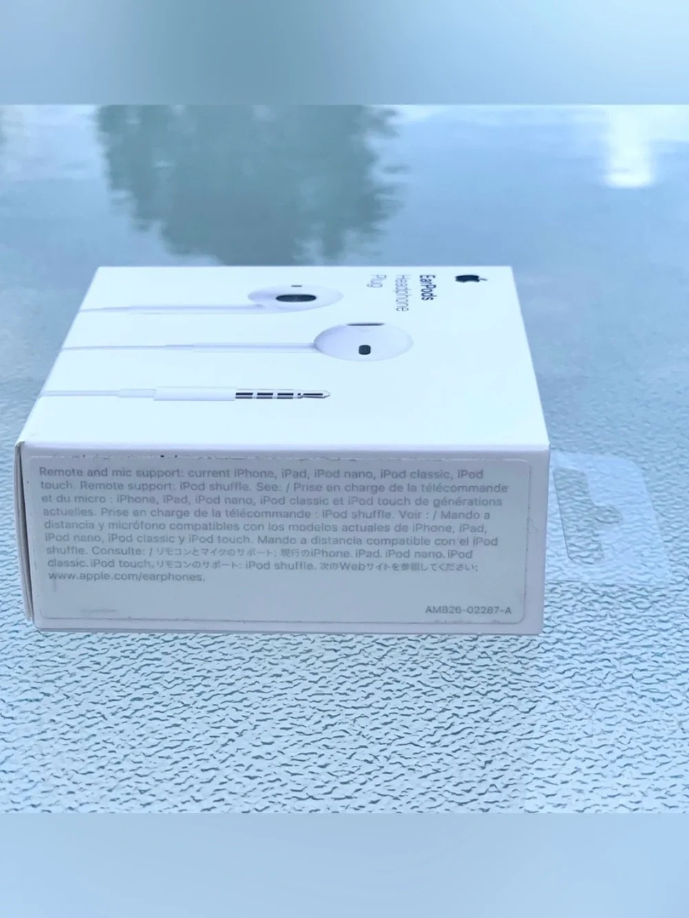 Apple EarPods Headphones with 3.5 mm Plug, Model A1472